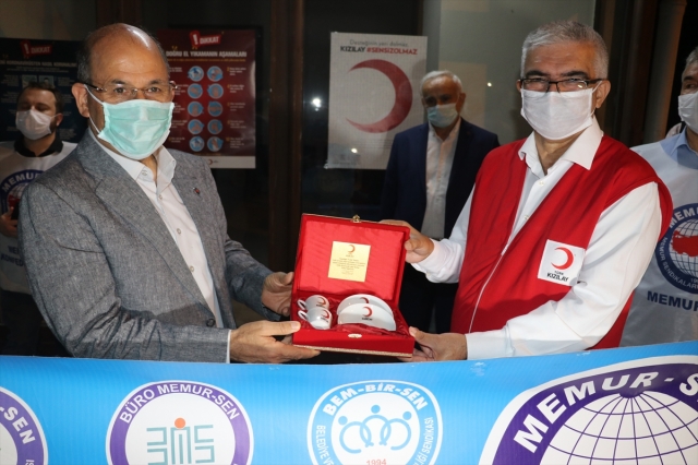 Memur-Sen Adana Temsilciliği kan bağışı kampanyası düzenledi