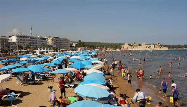 Mersin sahillerinde tatil yoğunluğu