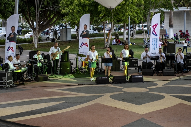 Mersin'de sosyal mesafeli ilk konser