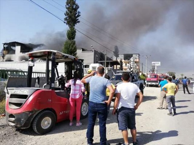 Mersin'de fabrika yangını