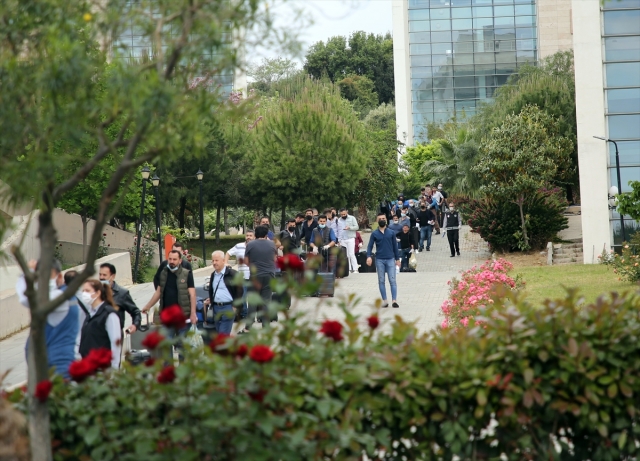 Mersin'de karantina süresi dolan 167 kişi evlerine uğurlandı