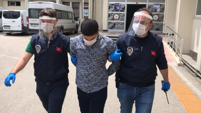 Mersin'de telefonla dolandırıcılık yaptığı öne sürülen şüpheli yakalandı