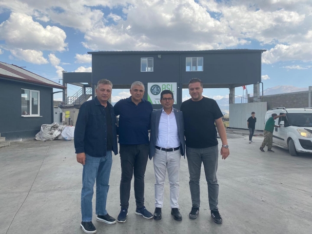 Milletvekili Halıcı, Isparta 32 Spor'a Destek Veriyor