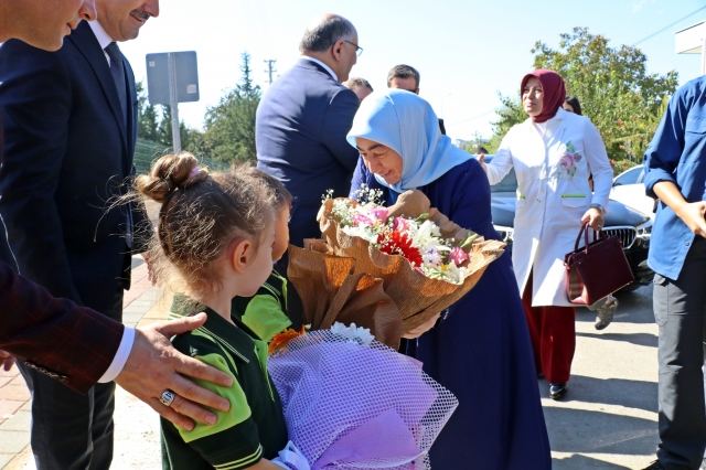 Milli Eğitim Müdüründen minikler için gölge nöbeti   