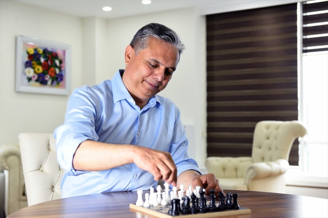 Muratpaşa Belediyesinden online satranç turnuvası