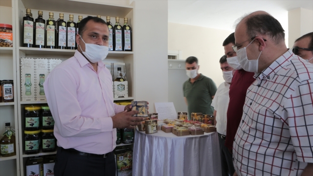 Mut'ta yöresel ürünler teşhir ve satış merkezi açıldı