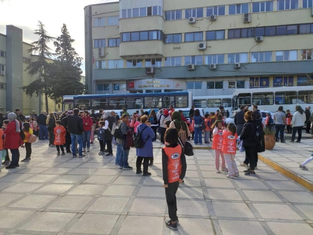 Öğrenciler, Tohumdan Fidana Yolculukta Uygulamalı Eğitim Alıyorlar