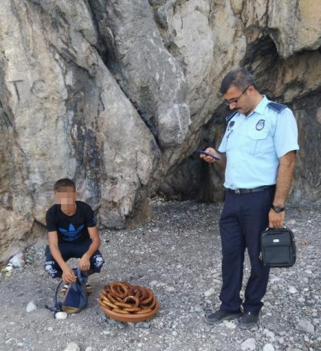  Olympos sahilinde alkol operasyonu  