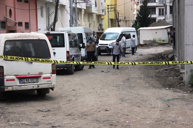 Osmaniye'de inşaattan düşen işçi öldü