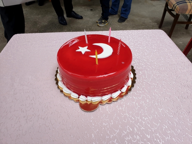 Osmaniye'de şehit oğluna hem 23 Nisan hem doğum günü kutlaması