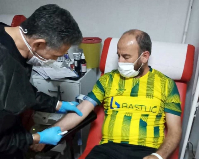  Osmaniyesporlu taraftarlardan kan bağışı
