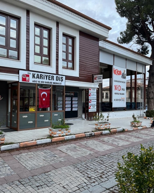 Özel Kariyer Ağız ve Diş Sağlığı Merkezi'ne Sağlık Turizmi Yetki Belgesi