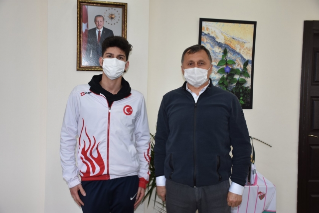 Para Badminton milli sporcumuz Isparta'da ağırlandı