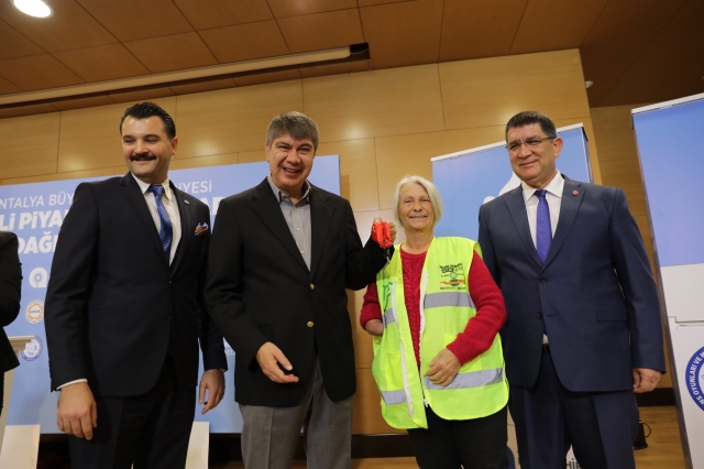 Piyangocu tezgahlarına standart geldi  
