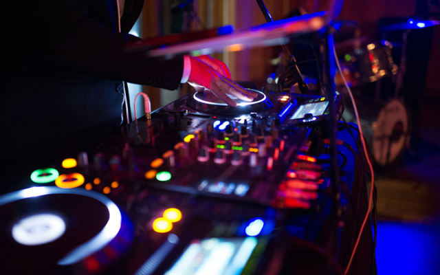 PİYANİST ve DJ ISPARTA ''TEK KİŞİLİK DEV ORKESTRA''