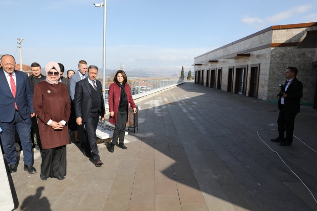 Prof.Dr. Sevgi Kurtulmuş Burdur'da...