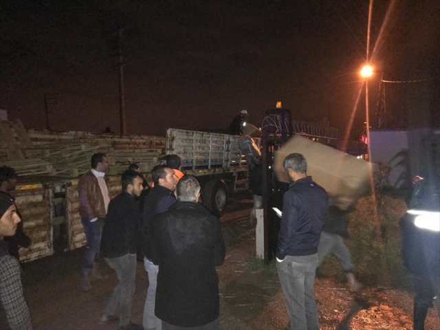 sağanaktan etkilenen tarım işçilerine yatak ve battaniye desteği