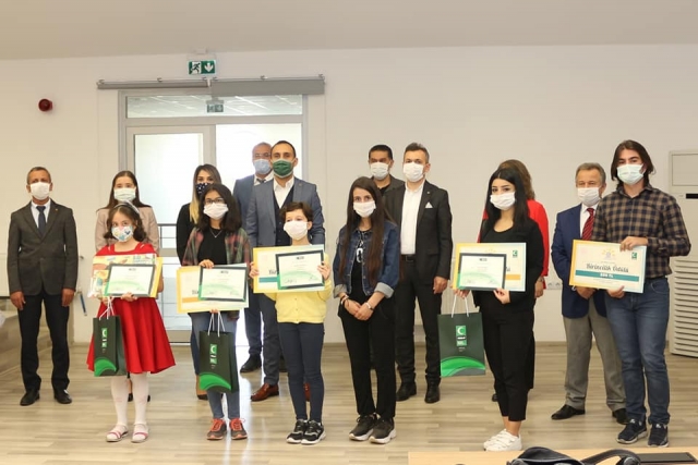 ''Sağlıklı Nesil Sağlıklı Gelecek'' Yarışmasında Dereceye Giren Öğrenciler Ödüllendirildi