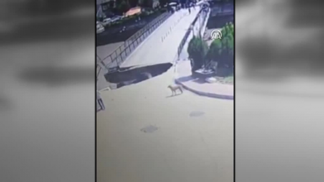  Samsun'da köprüde kısmi çökme: 2 yaralı