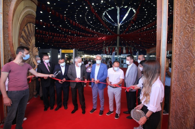SANTEK Yapı Dekorasyon Ev Tekstili ve Mobilya Fuarı Açıldı