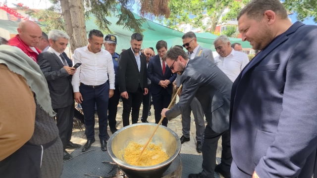 Şarkikaraağa&ccedil;'ta Geleneksel Kızıldağ Helva Bayramı ve Festival Coşkusu