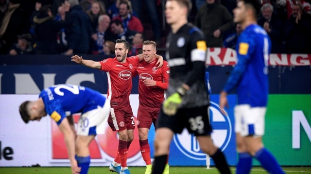 Schalke 04-Fortuna Düsseldorf maçı 3-3 berabere bitti