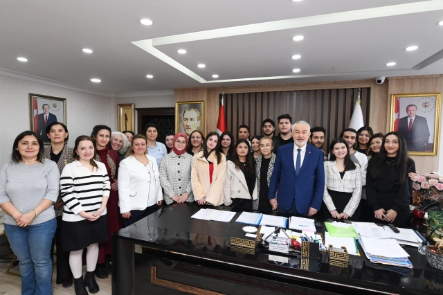 SDÜ Hayvanları Koruma Topluluğu, Başkan Şükrü Başdeğirmen'i Ziyaret Ett