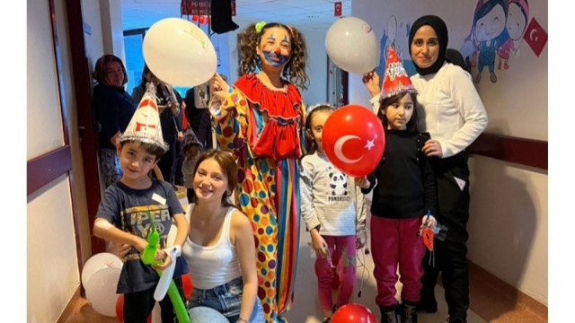 SDÜ’lü Öğrencilerin Sosyal Sorumluluk Projeleri Devam Ediyor
