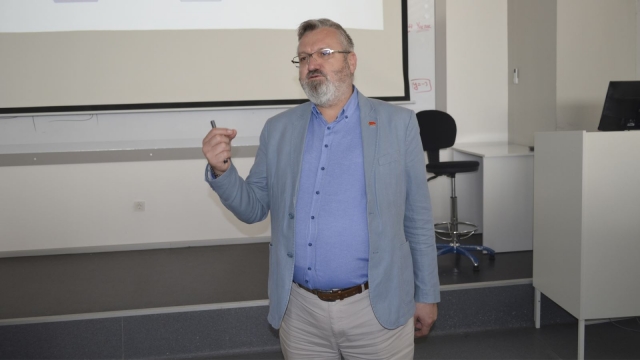SDÜ Sivil Havacılık Yüksekokulu, "Sivil Havacılık Girişimcilik Günleri - SDÜ Araştırma Ekosistemi" Konferansı Düzenledi