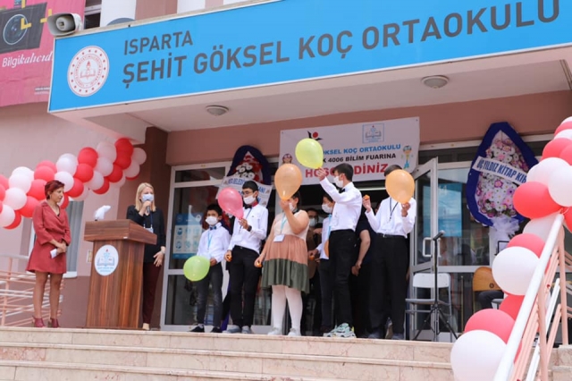 Şehit Göksel Koç Ortaokulunda 4006 Tübitak Bilim Fuarının Açılışı Yapıldı