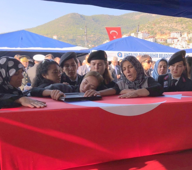 Şehit topçu er, Alanya’da toprağa verildi 