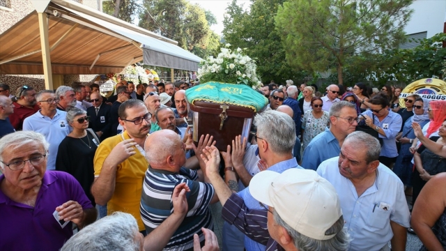 Sezen Aksu'nun babası son yolculuğuna uğurlandı