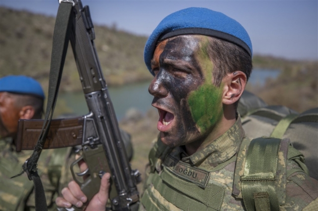 Sınır birliklerine komando sevkiyatı