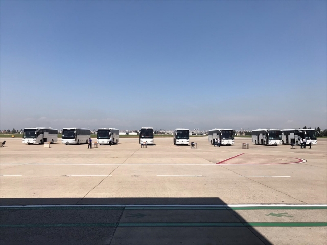 Suudi Arabistan'dan Adana'ya getirilen 171 kişi karantina için Mersin'e gönderildi