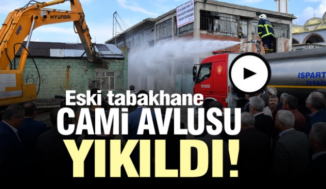 Tabakhane Cami avlusu için duygusal yıkım