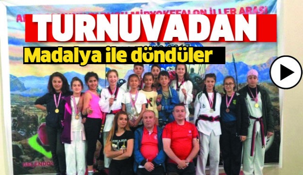 Taekwondo Tunuvasından Madalyalarla Döndüler