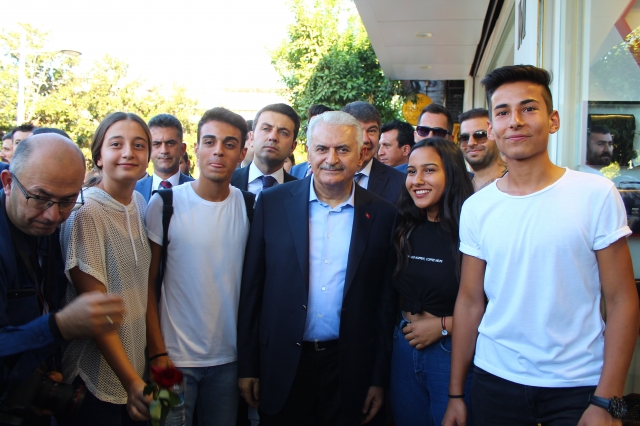 TBMM Başkanı Yıldırım'dan esnaf ziyareti  