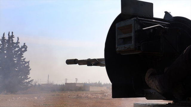 Tel Rıfat'taki YPG/PKK'lı teröristlerden ÖSO mevzilerine saldırı