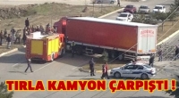 Isparta'da TIR'la Kamyon &Ccedil;arpıştı!