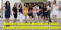 Meryem Albayrak Mesleki ve Teknik Anadolu Liselilerin mezuniyet sevinci