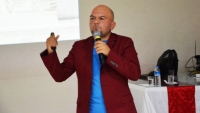 ​TALHA UĞURLUEL&rsquo;DEN MUHTEŞEM BİR KONFERANS