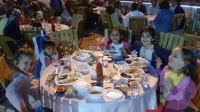 SEVGİ EVLERİNDEKİ &Ccedil;OCUKLARLA MAVİ G&Uuml;L&rsquo;&Uuml;N İFTAR YEMEĞİ İLE BİR İLK YAŞANDI