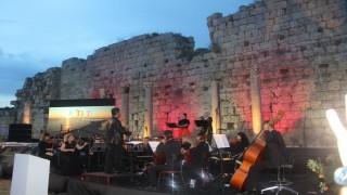  Antalya turizm sezonunu 5 bin yıllık tarihi antik kentinde a&ccedil;tı 