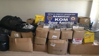 Antalya'da ka&ccedil;ak g&ouml;zl&uuml;k operasyonu   