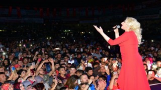 Antalya'da Muazzez Ersoy konseri 