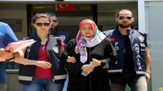 Antalya'da sevgilisini &ouml;ld&uuml;ren kadın tutuklandı 