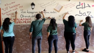 Antalya'da şiir tadında okul 