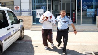 Balkondan &ccedil;ocuğuna bakan annenin şikayeti polisi alarma ge&ccedil;irdi