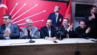 CHP'ye B&uuml;y&uuml;k Katılım: İyi Parti İl Başkanı Hasan B&uuml;y&uuml;k&ccedil;am ve Ekibi Partiyi G&uuml;&ccedil;lendiriyor
