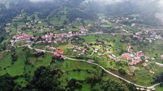 Dağların eteğindeki 'Hamsik&ouml;y' cezbediyor
